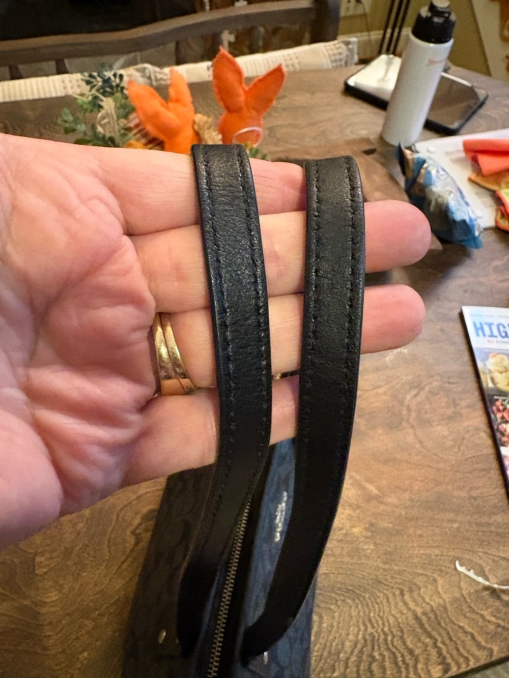 Preloved Coach Black Signature Logo Canvas Tote - Picture 9 of 17